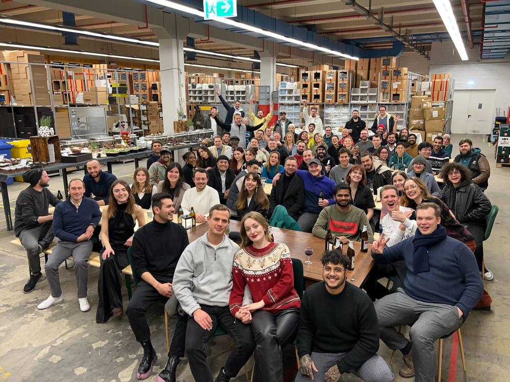 Das Team von mula. bei der Weihnachtsfeier im Lager
